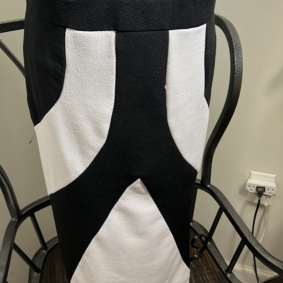 Black and white color block dress - Picture 5 of 5
